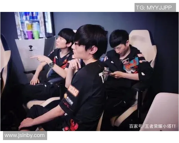 探寻FPX在王者荣耀赛事中的独特战术与经验分享