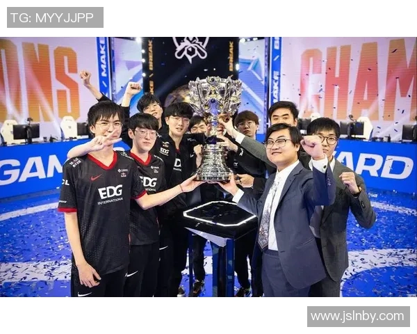 2026电竞新闻S15LOL赛后分析FPX与EDG对决中的战术运用与团队协作力量 2026电竞新闻S15LOL赛后分析FPX与EDG对决中的战术运用与团队协作力量